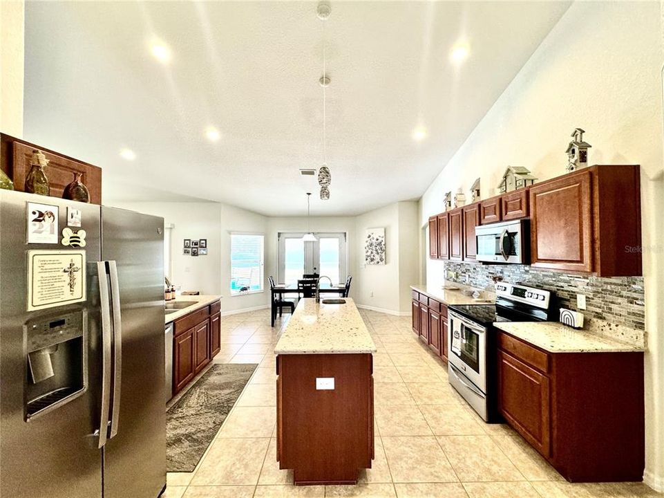 На продажу: $484,500 (4 спален, 3 ванн, 2363 Квадратных фут)