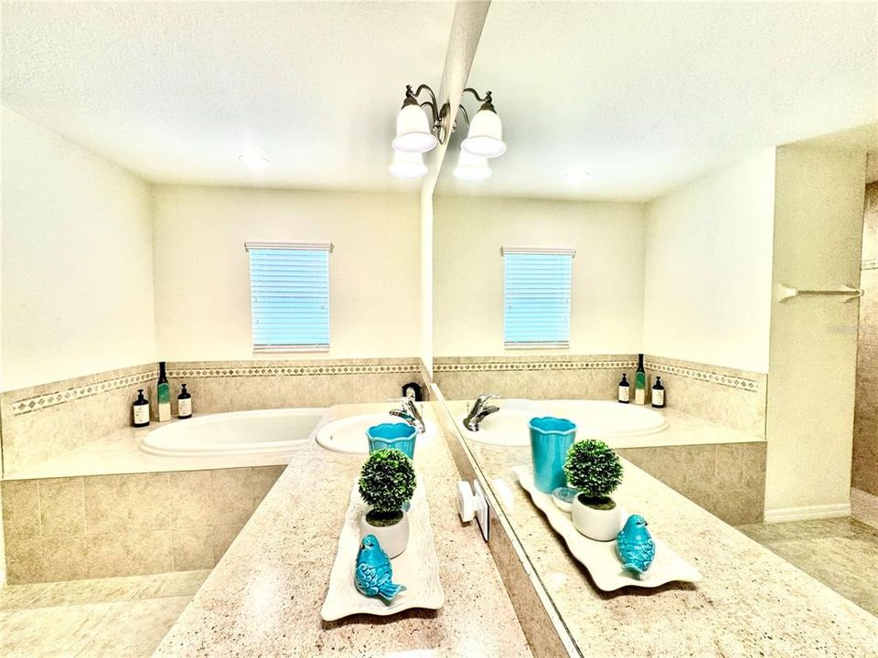 На продажу: $484,500 (4 спален, 3 ванн, 2363 Квадратных фут)