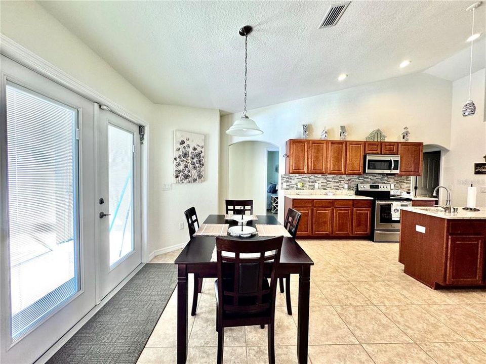 На продажу: $484,500 (4 спален, 3 ванн, 2363 Квадратных фут)