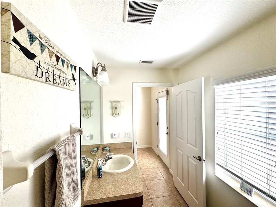 На продажу: $484,500 (4 спален, 3 ванн, 2363 Квадратных фут)