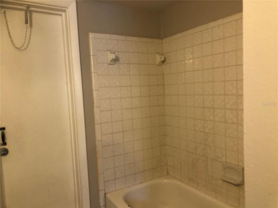 For Rent: $2,250 (3 beds, 2 baths, 1679 Square Feet)