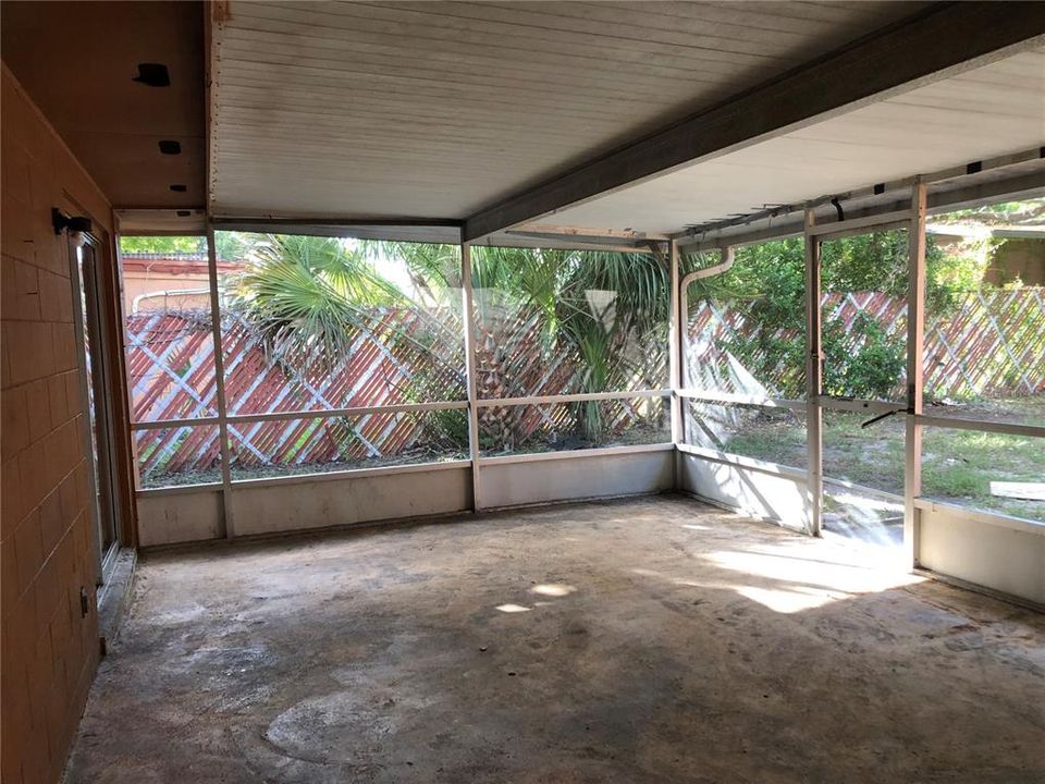 For Rent: $2,250 (3 beds, 2 baths, 1679 Square Feet)