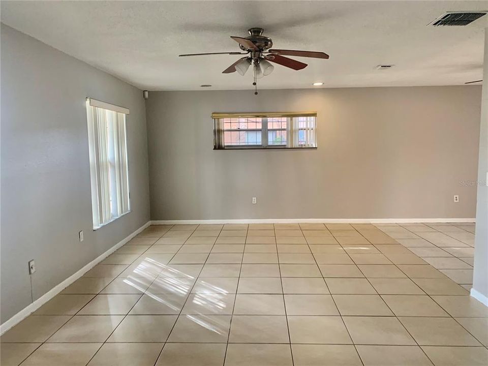 For Rent: $2,250 (3 beds, 2 baths, 1679 Square Feet)