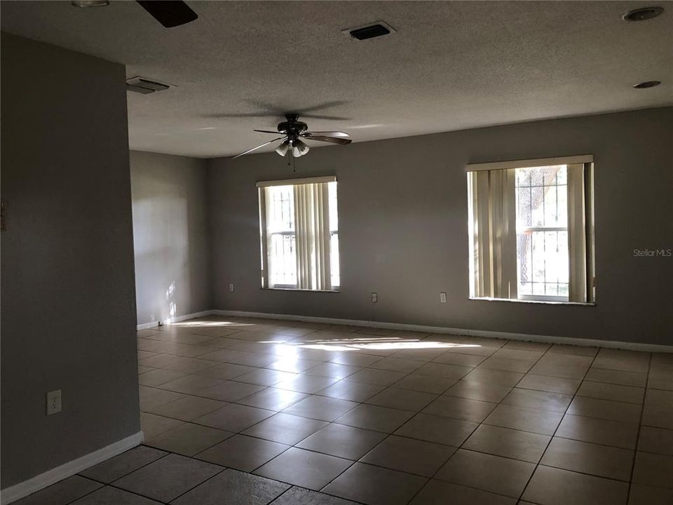 For Rent: $2,250 (3 beds, 2 baths, 1679 Square Feet)