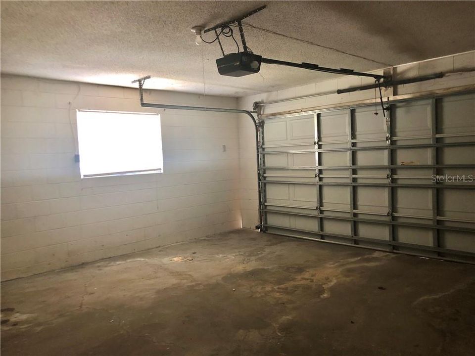 For Rent: $2,250 (3 beds, 2 baths, 1679 Square Feet)