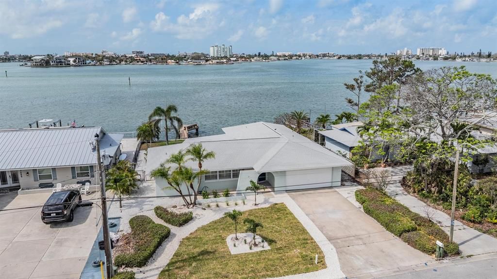 For Sale: $1,200,000 (4 beds, 3 baths, 1883 Square Feet)