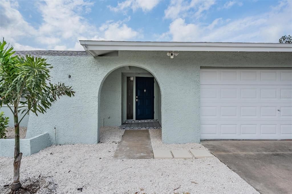 For Sale: $1,200,000 (4 beds, 3 baths, 1883 Square Feet)