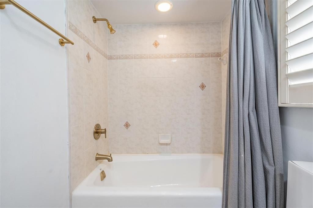 For Sale: $1,200,000 (4 beds, 3 baths, 1883 Square Feet)