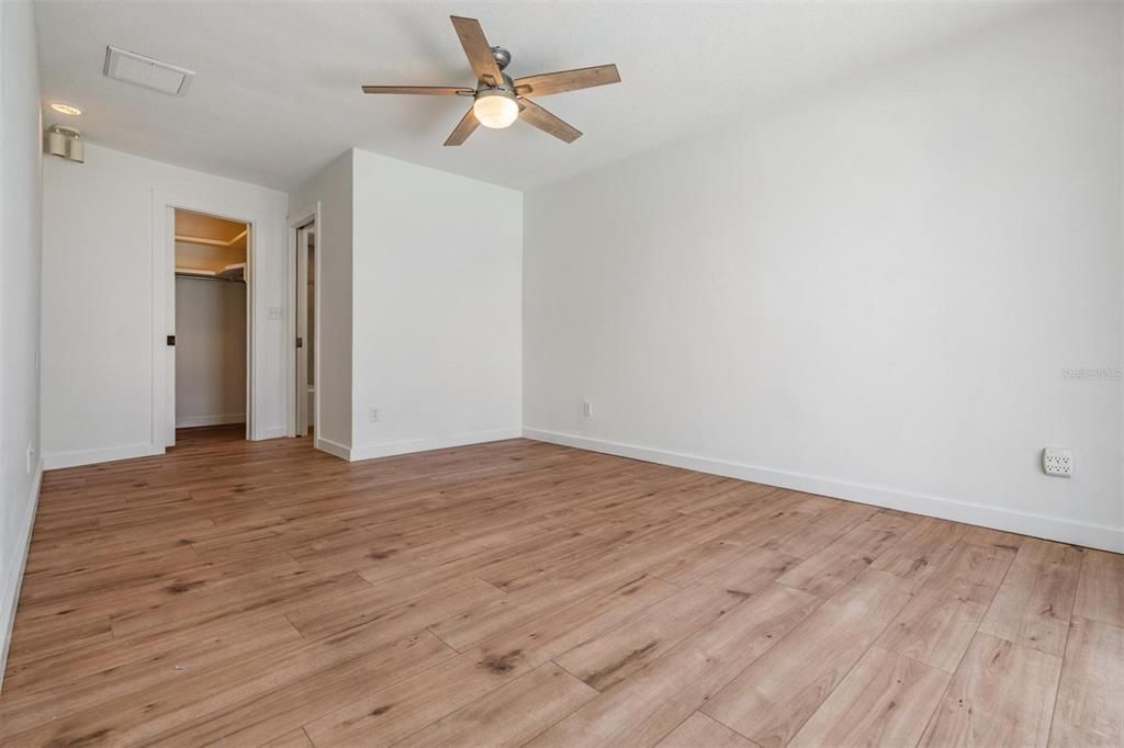 For Sale: $1,200,000 (4 beds, 3 baths, 1883 Square Feet)