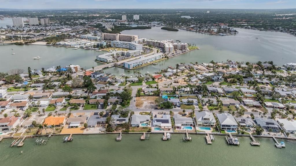 For Sale: $1,200,000 (4 beds, 3 baths, 1883 Square Feet)