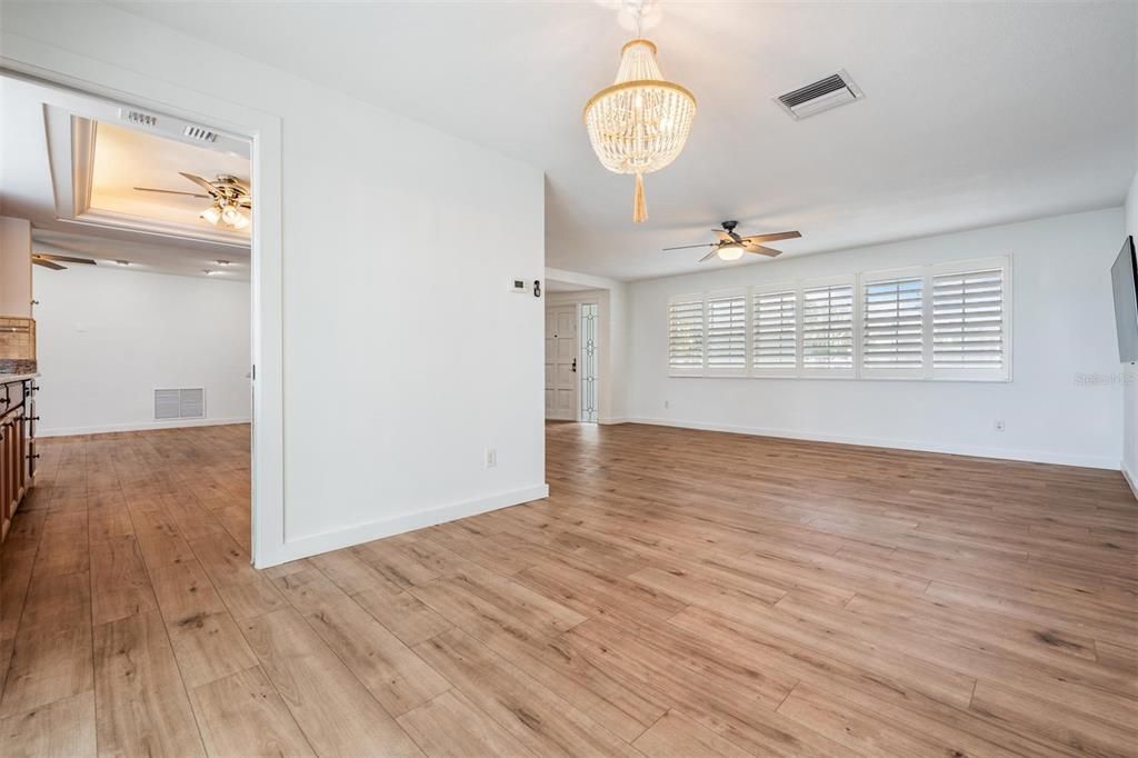 For Sale: $1,200,000 (4 beds, 3 baths, 1883 Square Feet)