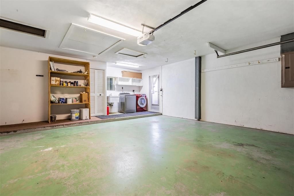 For Sale: $1,200,000 (4 beds, 3 baths, 1883 Square Feet)