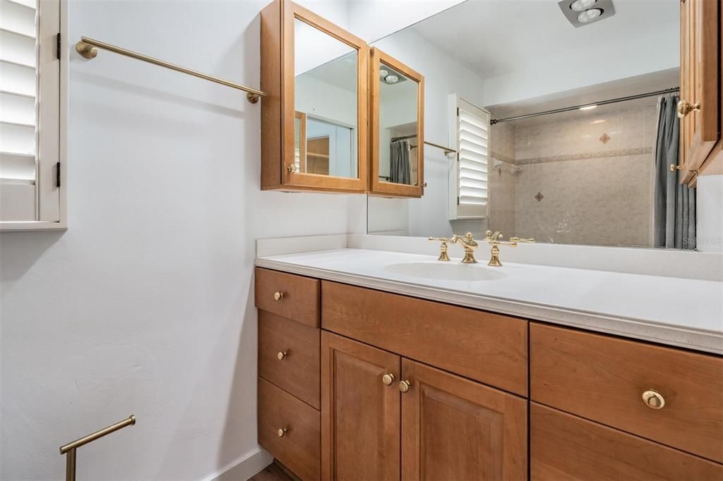 For Sale: $1,200,000 (4 beds, 3 baths, 1883 Square Feet)