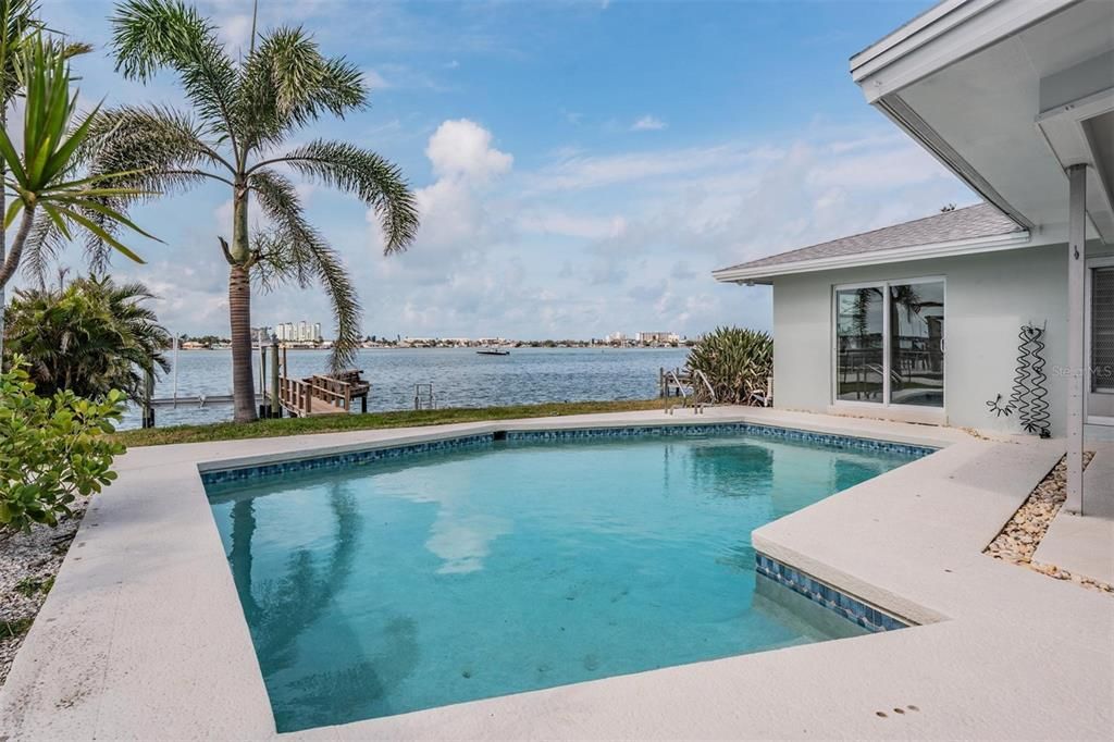 For Sale: $1,200,000 (4 beds, 3 baths, 1883 Square Feet)