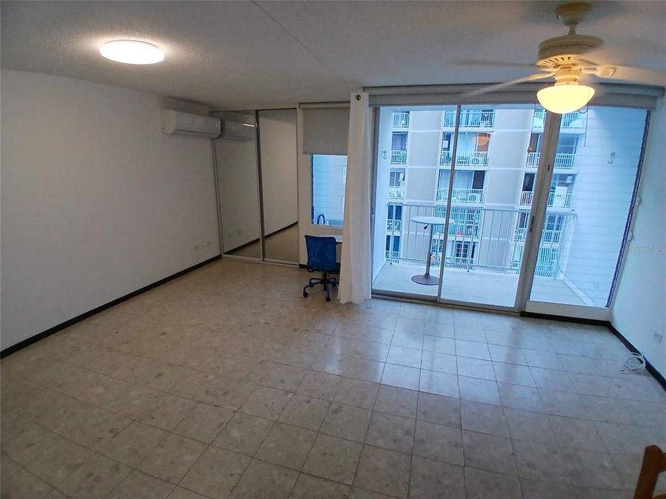 На продажу: $199,900 (0 спален, 1 ванн, 462 Квадратных фут)