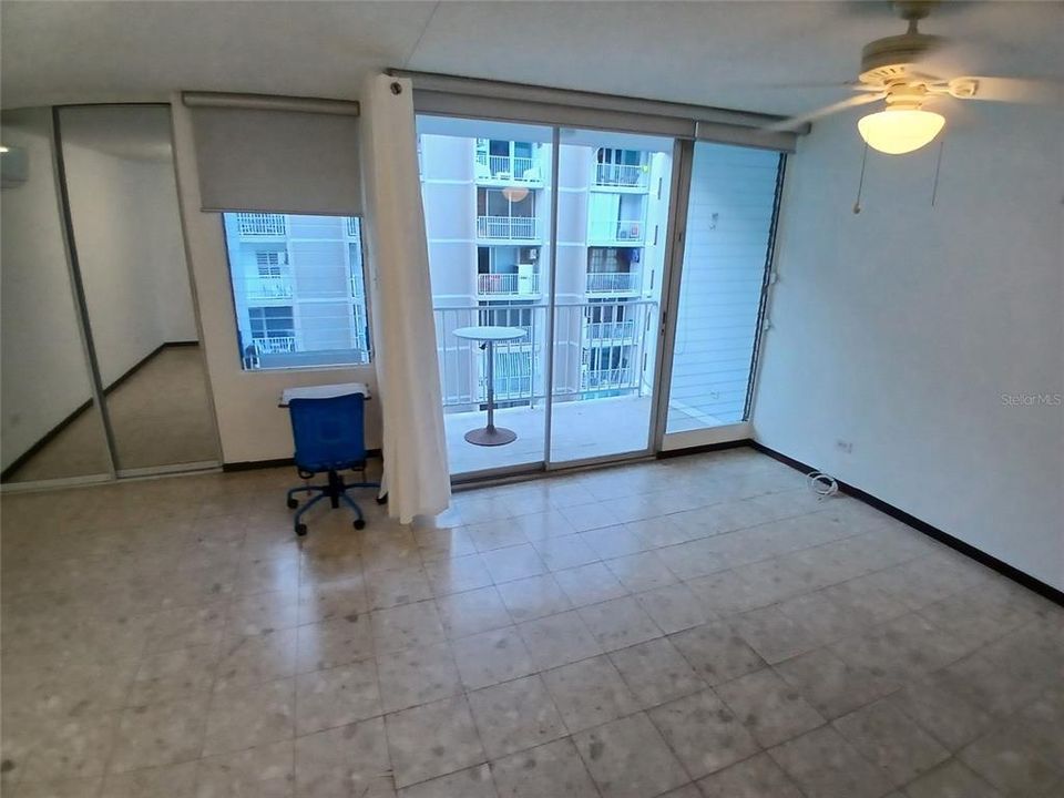 На продажу: $199,900 (0 спален, 1 ванн, 462 Квадратных фут)