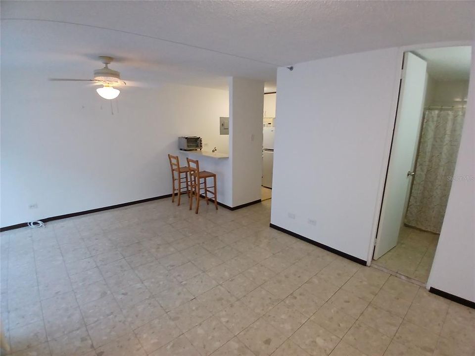 На продажу: $199,900 (0 спален, 1 ванн, 462 Квадратных фут)