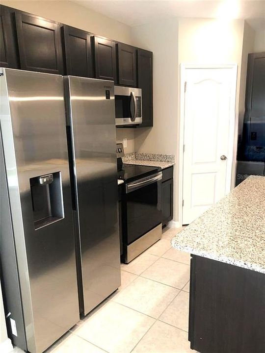 出租: $2,300 (3 贝兹, 2 浴室, 1635 平方英尺)