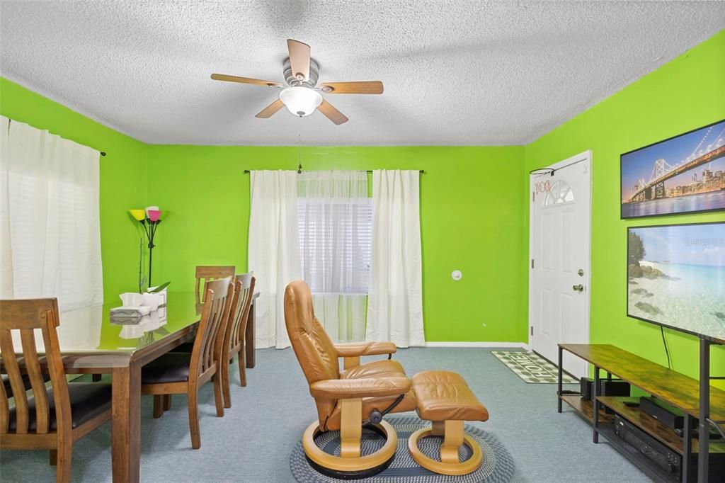 En Venta: $270,000 (3 camas, 2 baños, 1184 Pies cuadrados)