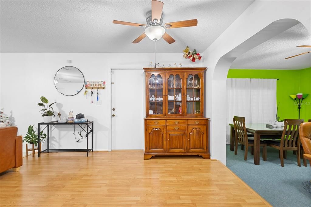 En Venta: $270,000 (3 camas, 2 baños, 1184 Pies cuadrados)