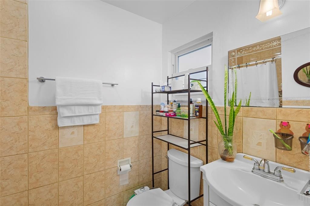 En Venta: $270,000 (3 camas, 2 baños, 1184 Pies cuadrados)