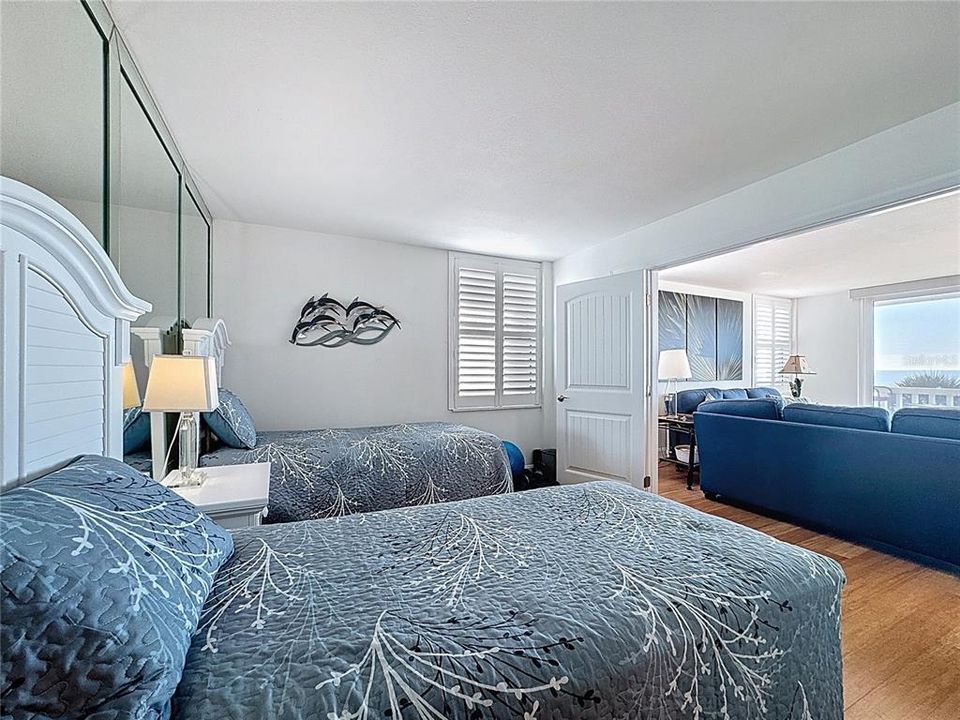 For Sale: $599,900 (2 beds, 2 baths, 1150 Square Feet)