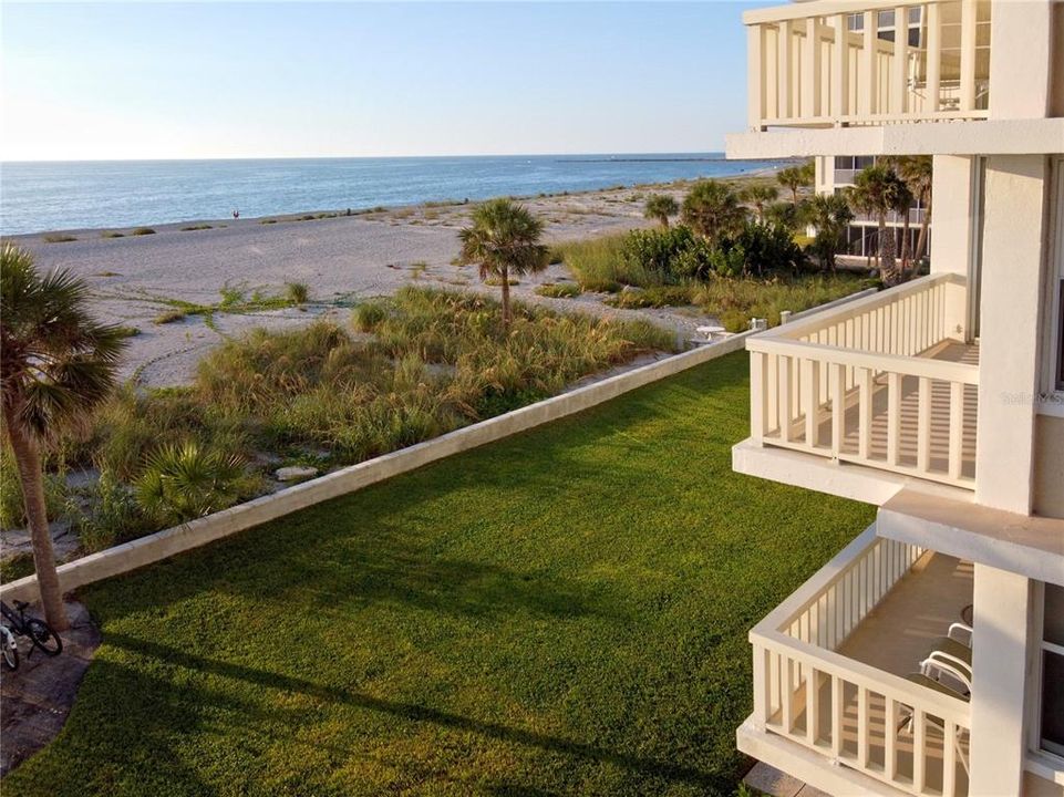 For Sale: $599,900 (2 beds, 2 baths, 1150 Square Feet)