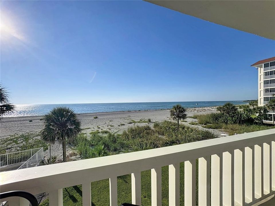 For Sale: $599,900 (2 beds, 2 baths, 1150 Square Feet)