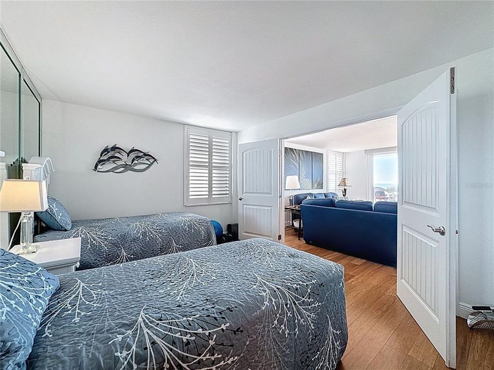 For Sale: $599,900 (2 beds, 2 baths, 1150 Square Feet)