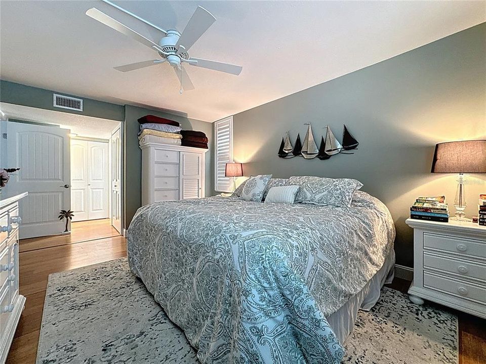 For Sale: $599,900 (2 beds, 2 baths, 1150 Square Feet)