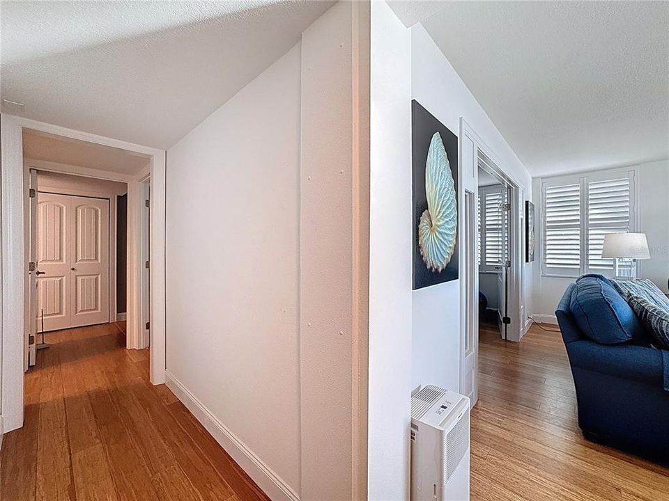 For Sale: $599,900 (2 beds, 2 baths, 1150 Square Feet)