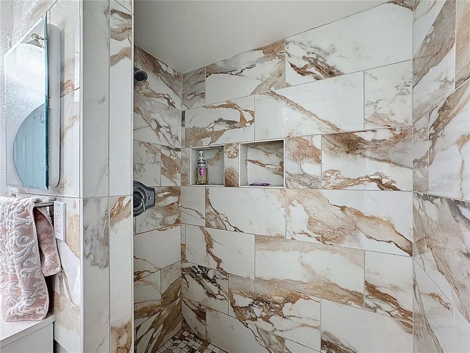 For Sale: $599,900 (2 beds, 2 baths, 1150 Square Feet)