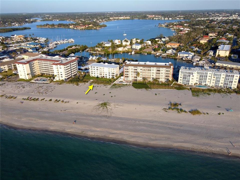 For Sale: $599,900 (2 beds, 2 baths, 1150 Square Feet)