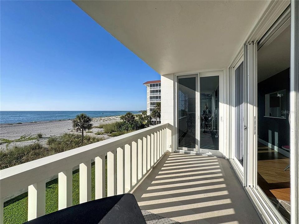 For Sale: $599,900 (2 beds, 2 baths, 1150 Square Feet)