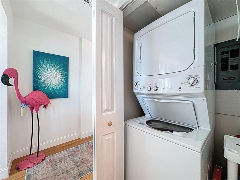 For Sale: $599,900 (2 beds, 2 baths, 1150 Square Feet)