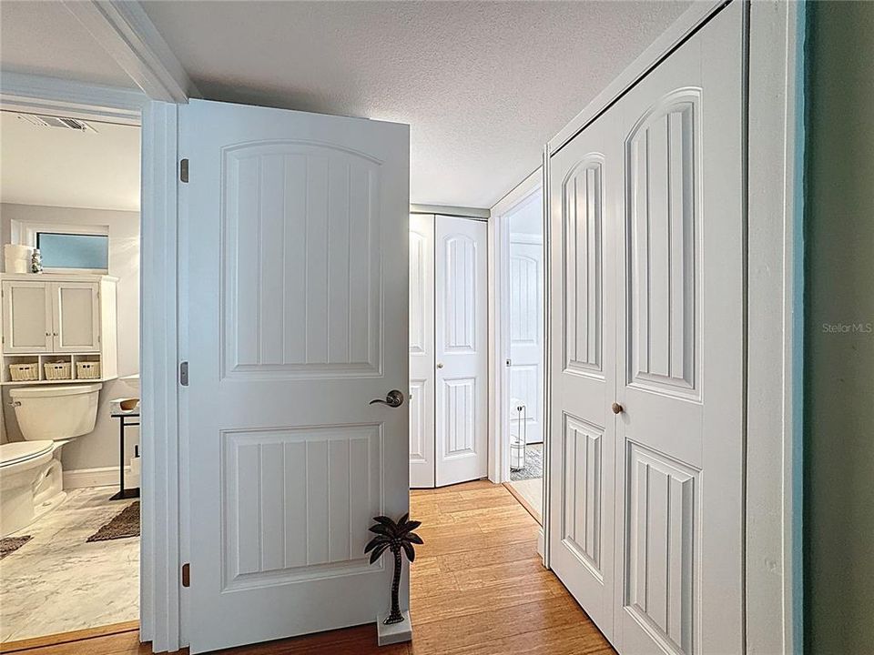 For Sale: $599,900 (2 beds, 2 baths, 1150 Square Feet)