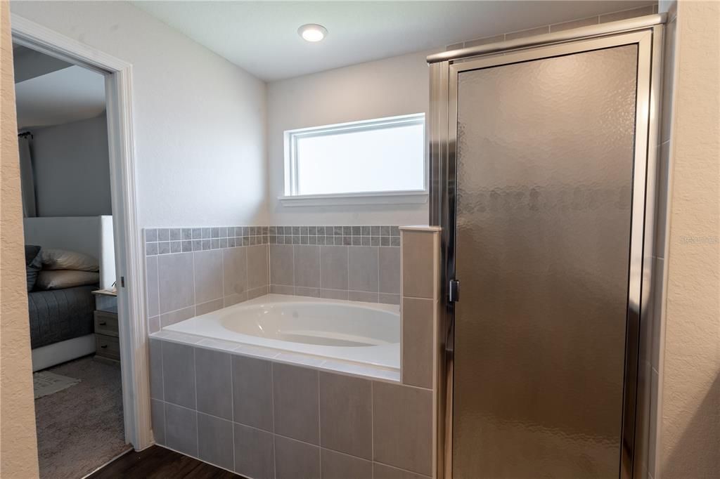 На продажу: $358,000 (4 спален, 2 ванн, 1818 Квадратных фут)