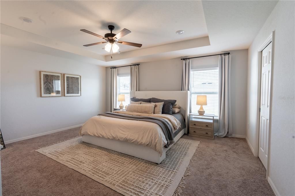 На продажу: $358,000 (4 спален, 2 ванн, 1818 Квадратных фут)