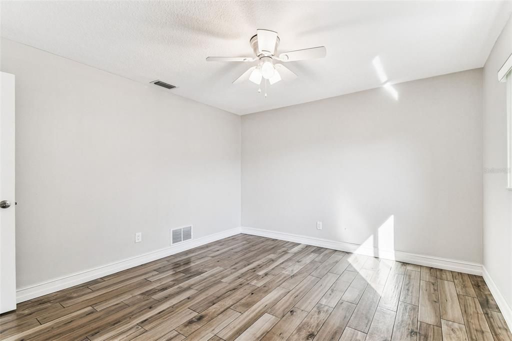 待售: $699,950 (3 贝兹, 2 浴室, 2056 平方英尺)