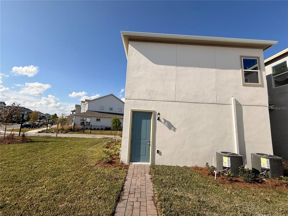 For Rent: $1,900 (1 beds, 1 baths, 79 Square Feet)