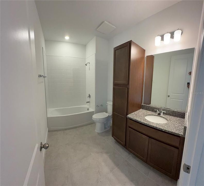 For Rent: $1,900 (1 beds, 1 baths, 79 Square Feet)