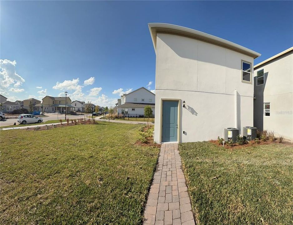 For Rent: $1,900 (1 beds, 1 baths, 79 Square Feet)