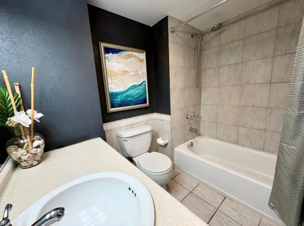 出租: $3,000 (1 贝兹, 1 浴室, 775 平方英尺)