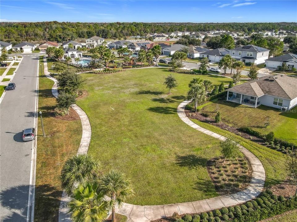 En Venta: $370,000 (4 camas, 2 baños, 1969 Pies cuadrados)