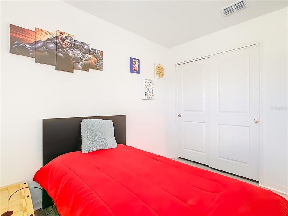 En Venta: $370,000 (4 camas, 2 baños, 1969 Pies cuadrados)