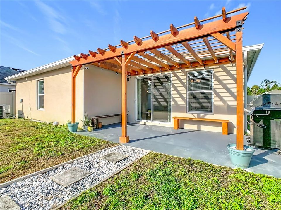 En Venta: $370,000 (4 camas, 2 baños, 1969 Pies cuadrados)