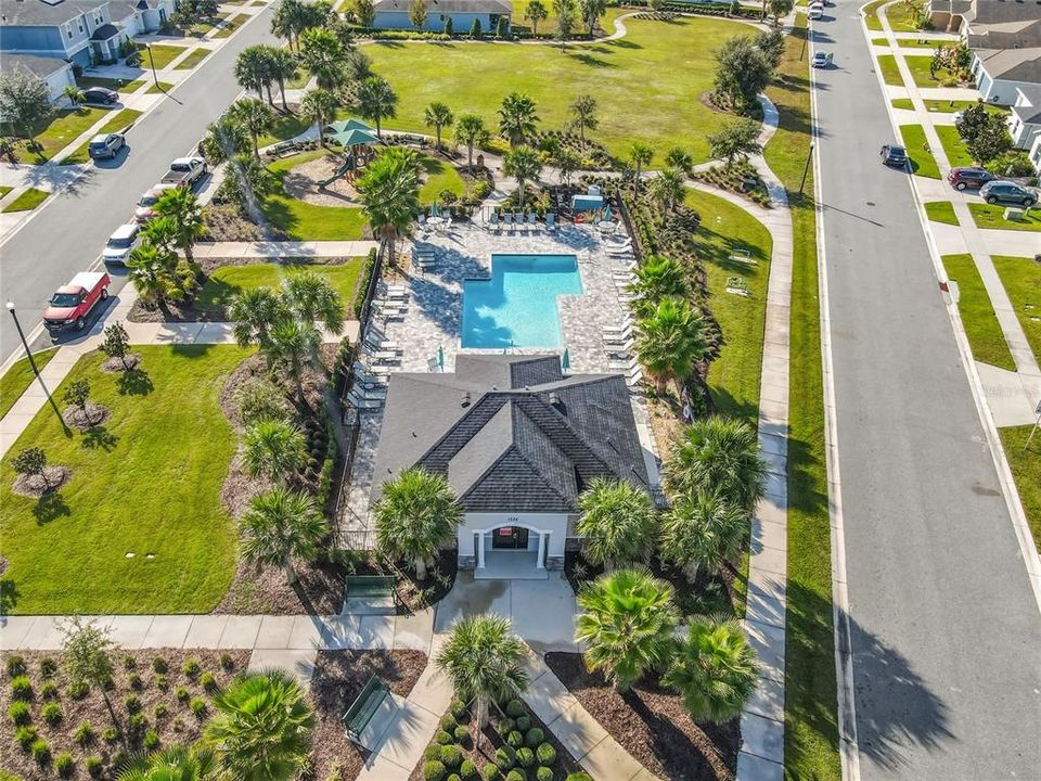 En Venta: $370,000 (4 camas, 2 baños, 1969 Pies cuadrados)