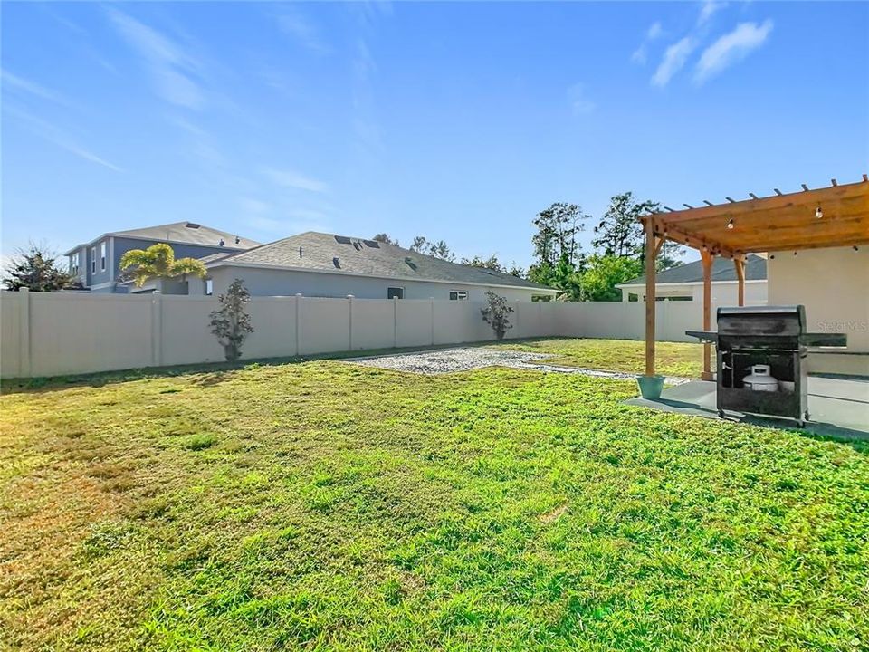 En Venta: $370,000 (4 camas, 2 baños, 1969 Pies cuadrados)