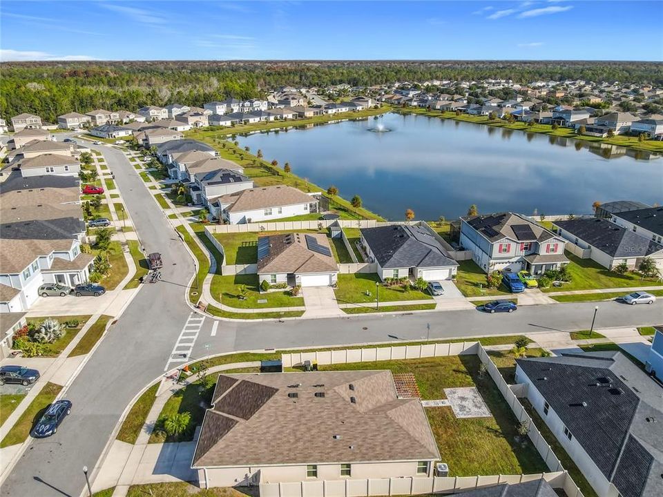 En Venta: $370,000 (4 camas, 2 baños, 1969 Pies cuadrados)