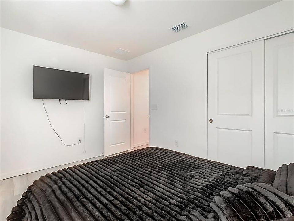 En Venta: $370,000 (4 camas, 2 baños, 1969 Pies cuadrados)